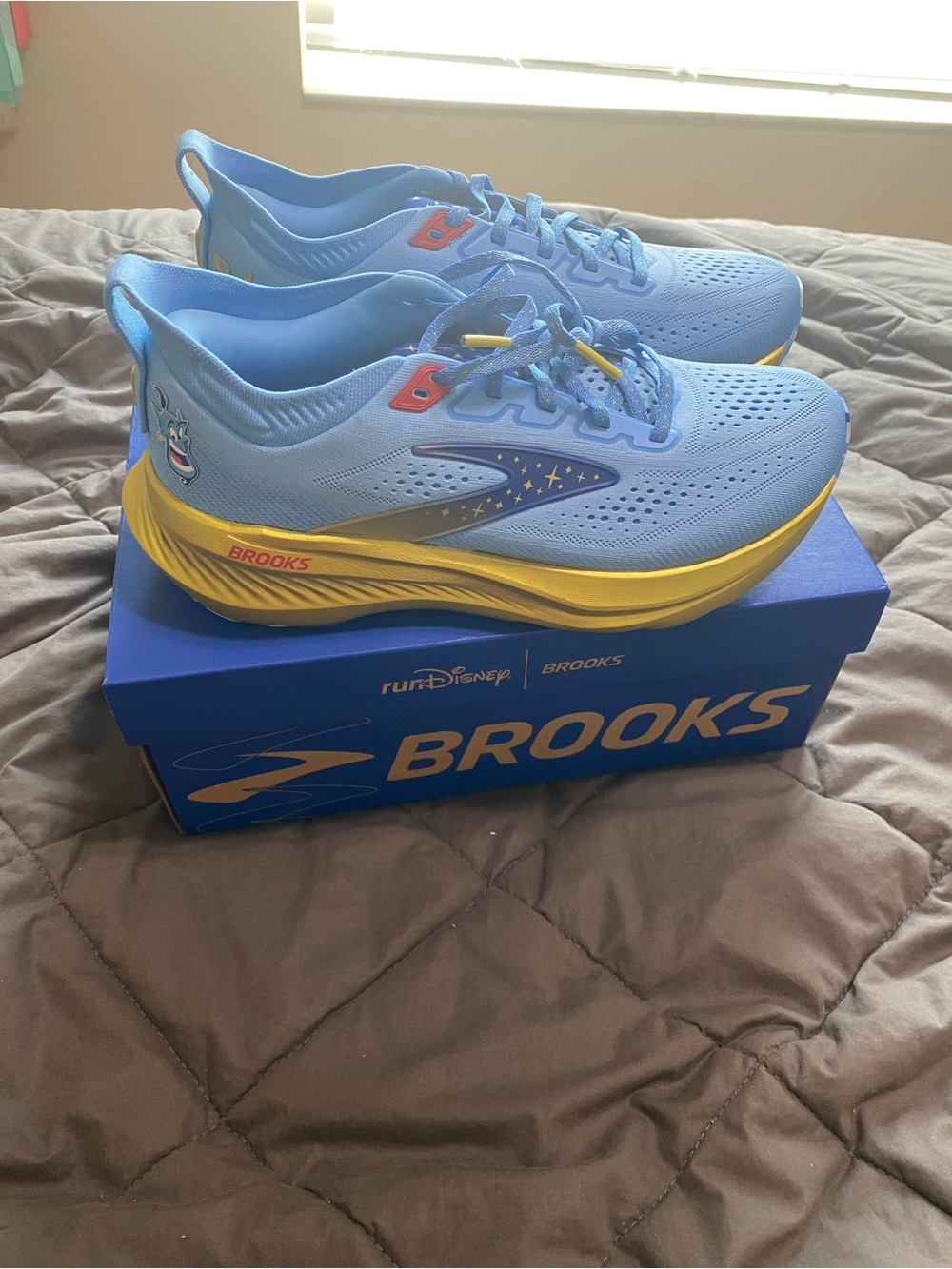 Brooks RunDisney Glycerin 23 Genie